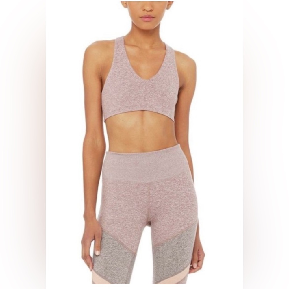 alo base v neck sports bra / size medium / heather purple (smoky quartz heather)